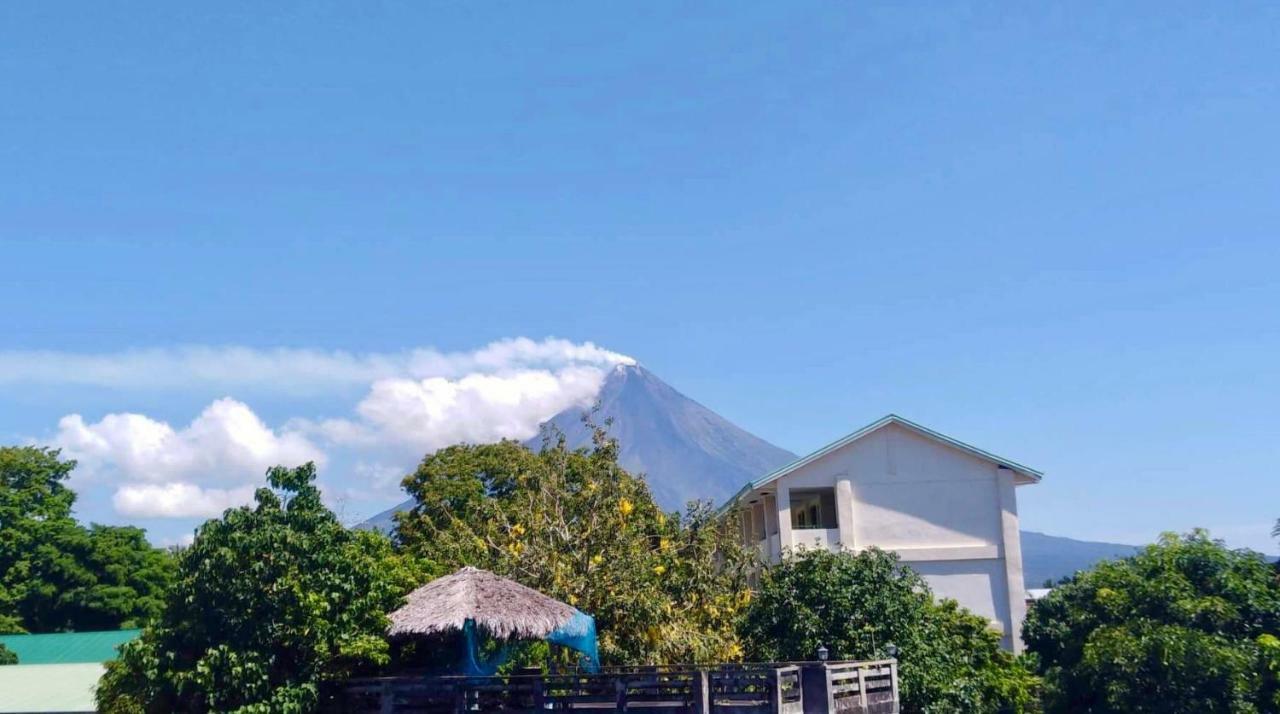 Balai Tinay Guesthouse Legazpi Buitenkant foto